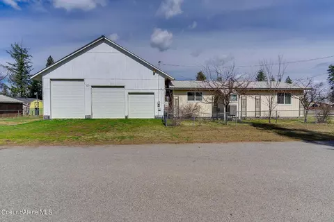 32319 N 8th Ave, Spirit Lake, ID 83869