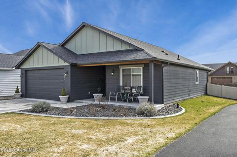 7804 W Kayak Ct, Rathdrum, ID 83858