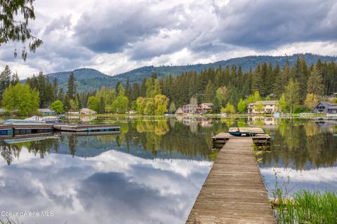 7705 W Channel Ln, Rathdrum, ID 83858