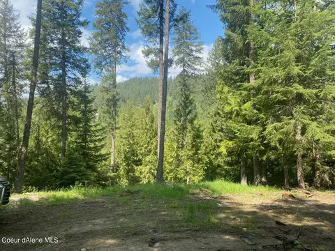550 Dirks Rd, Priest River, ID 83856