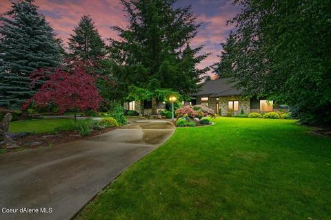 1652 E Woodstone Dr, Hayden, ID 83835