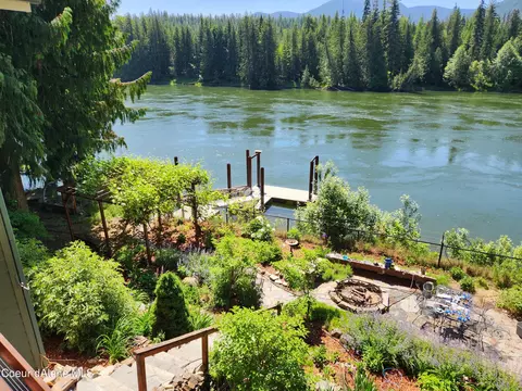 136 W River Dr, Clark Fork, ID 83811