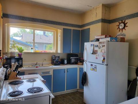 312 W Riverside Ave, Kellogg, ID 83837 photo 9