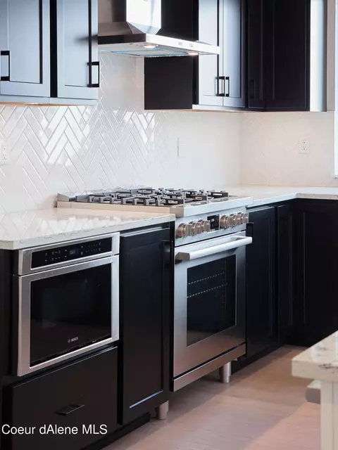 Kitchen - 957 E Railroad Ave, Post Falls, ID 83854 photo 4 of 6