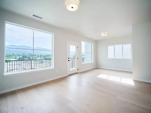 Living - 957 E Railroad Ave, Post Falls, ID 83854 photo 3 of 4