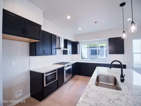 Kitchen - 957 E Railroad Ave, Post Falls, ID 83854 photo 3 of 6