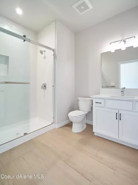 Bath - 957 E Railroad Ave, Post Falls, ID 83854 photo 4 of 5