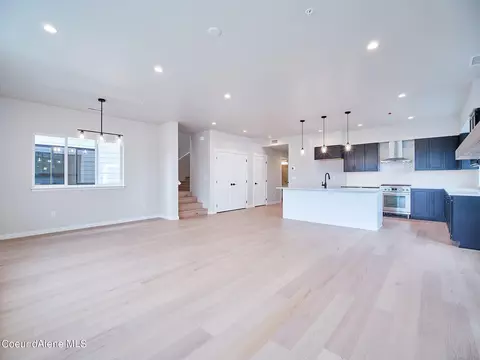 Kitchen - 957 E Railroad Ave, Post Falls, ID 83854 photo 2 of 6