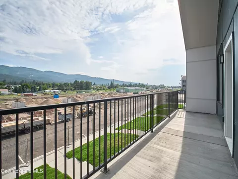 Exterior - 957 E Railroad Ave, Post Falls, ID 83854 photo 7 of 22