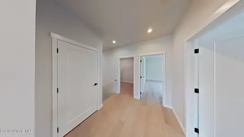 Entry Way - 957 E Railroad Ave, Post Falls, ID 83854 photo 2 of 2
