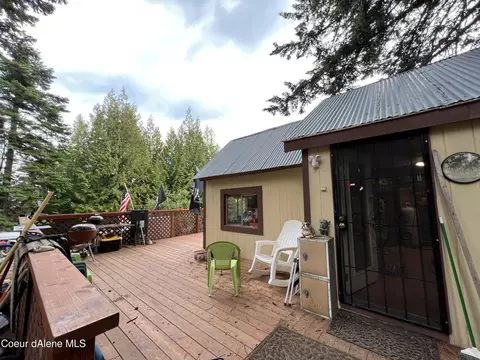 1898 Cabin Ridge Rd, Spirit Lake, ID 83869