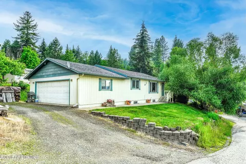 630 Magnolia Ln, Saint Maries, ID 83861