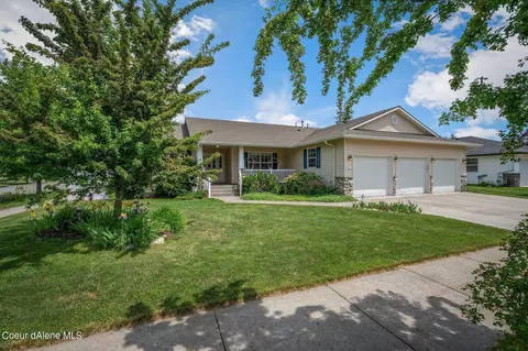 7464 N Barbie St, Coeur D'alene, ID 83815