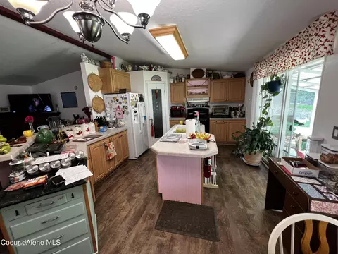 401 Underwood Dr, Pinehurst, ID 83850 photo 6