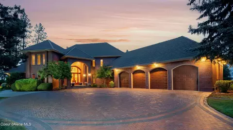 800 N Coles Loop, Post Falls, ID 83854