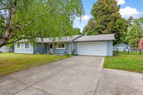 1095 E Dalton Ave, Dalton Gardens, ID 83815