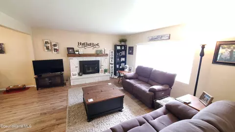 403 E 21st Ave, Post Falls, ID 83854 photo 2