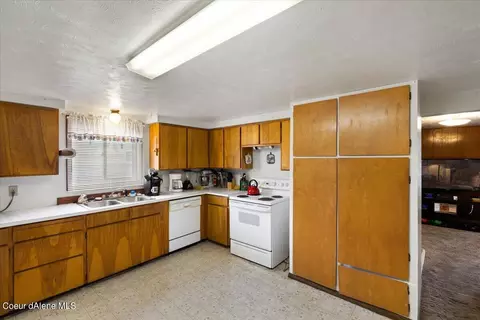 129 W Mullan Ave, Kellogg, ID 83837 photo 9