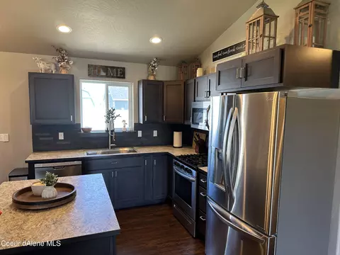 1341 E Yellowstone Ave, Post Falls, ID 83854 photo 2