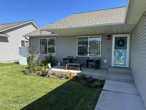 1341 E Yellowstone Ave, Post Falls, ID 83854