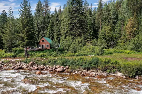 10387 Upper Pack Riv, Sandpoint, ID 83864