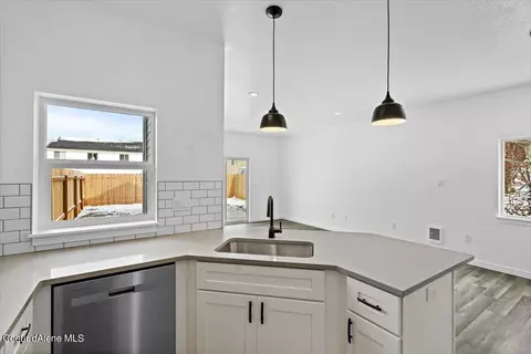 16011603 E 3rd Ave, Post Falls, ID 83854 photo 16