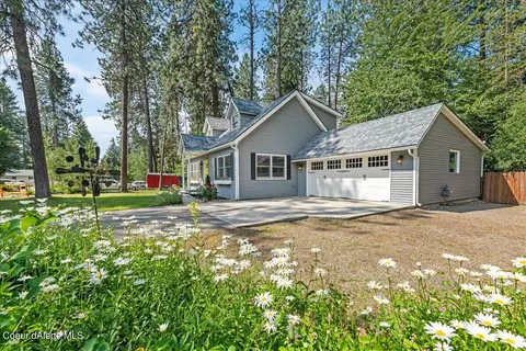 5881 N Pinegrove Dr, Coeur D'alene, ID 83815