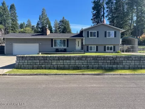 12262 W Parkview Dr, Post Falls, ID 83854