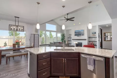 4745 E Alopex Ln, Post Falls, ID 83854 photo 12