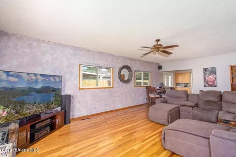 901 Everett Ave, Spokane, WA 99207 photo 3