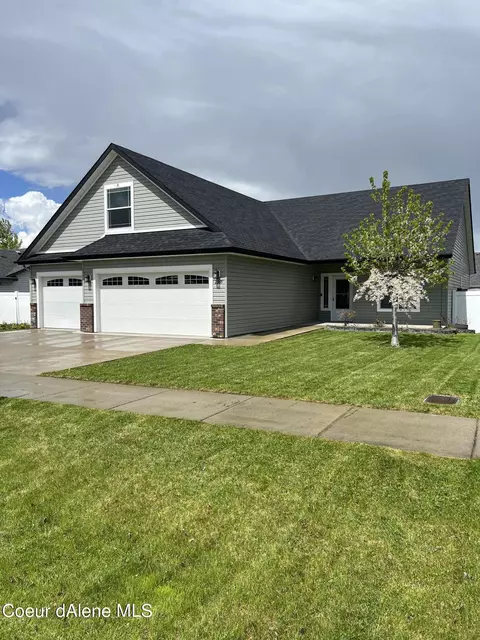 2915 E Thrush Dr, Post Falls, ID 83854