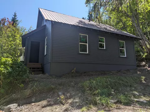 724 Pearl St, Wallace, ID 83873 photo 2