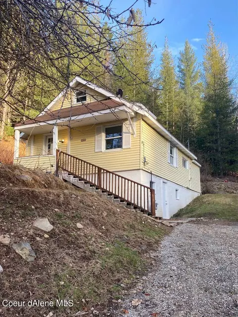 741 Upper Page Rd, Smelterville, ID 83868