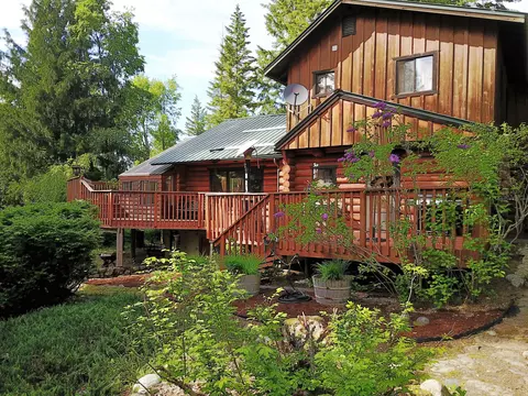 20 Red Cedar Ln, Sandpoint, ID 83864
