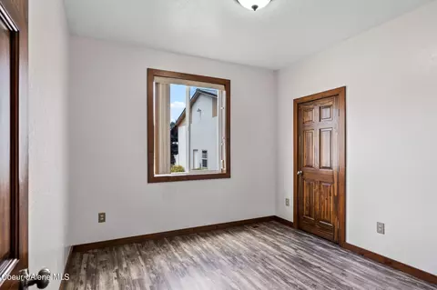 519 E Walnut Ave, Osburn, ID 83849 photo 35
