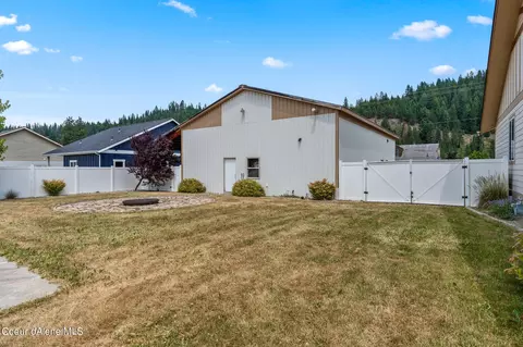 519 E Walnut Ave, Osburn, ID 83849 photo 4