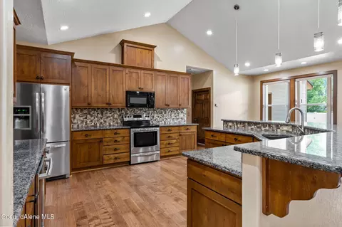 519 E Walnut Ave, Osburn, ID 83849 photo 13