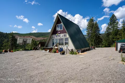 969 High Meadow Dr, Spirit Lake, ID 83869