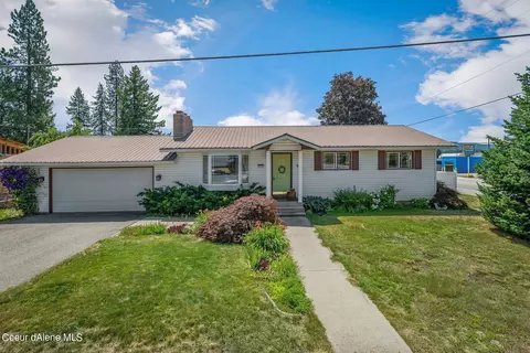 16 E Lincoln Ave, Priest River, ID 83856