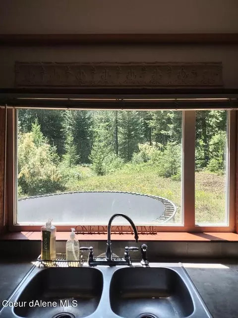 901 Morris Rd, Naples, ID 83847 photo 8