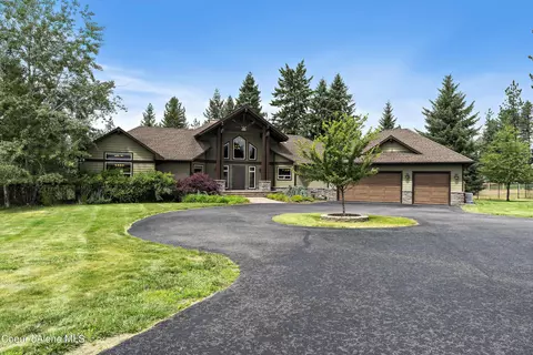 1285 E Starling Meadows Ct, Hayden, ID 83835