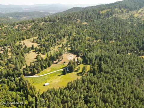 4226 Emerald Dr, Harrison, ID 83833 photo 4