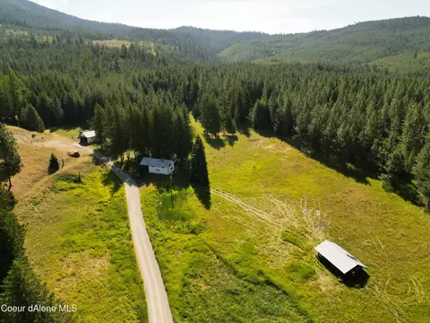 4226 Emerald Dr, Harrison, ID 83833 photo 2