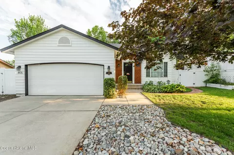 805 E Glacier Peak Dr, Post Falls, ID 83854