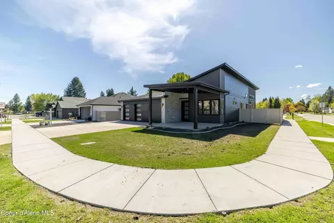 1374 Ezra Ave, Hayden, ID 83835