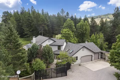 8262 S Gilmore Ln, Coeur D'alene, ID 83814