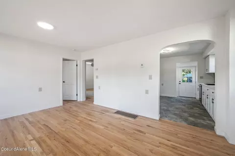 207 Burke Ave, Pinehurst, ID 83850 photo 7