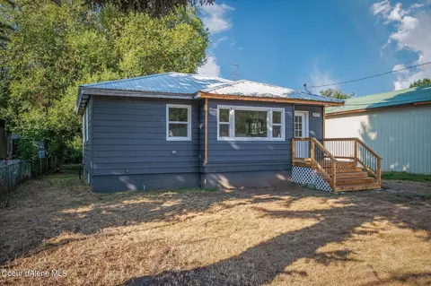 207 Burke Ave, Pinehurst, ID 83850