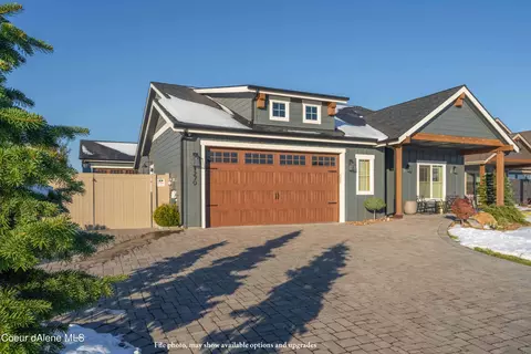 9196 N Secretariat Ln, Hayden, ID 83835