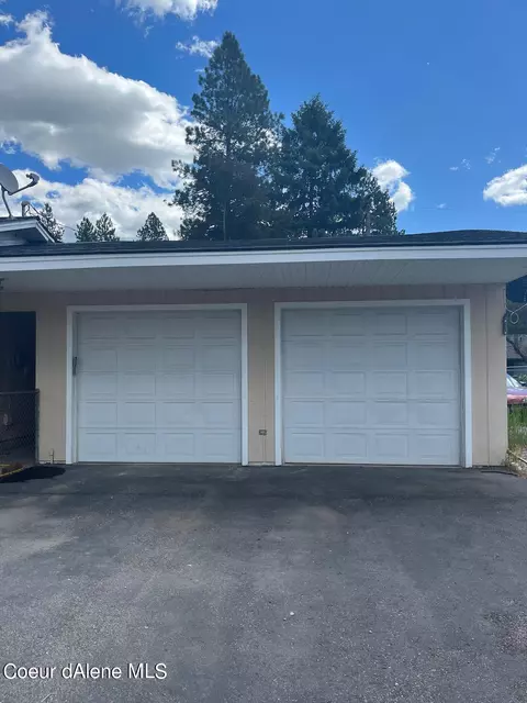 403 Hawthorne Dr, Pinehurst, ID 83850 photo 2
